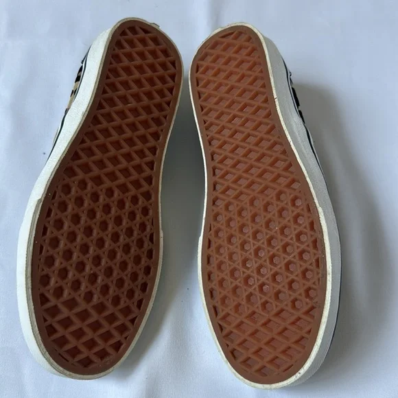 Vans Brown and Black Leopard Print Sneakers…girls size 4.5…Like New!!!! - Picture 3 of 4